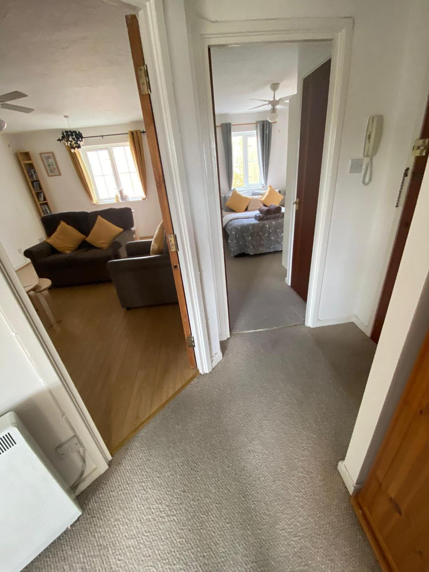 Cardiff Bay Apartment Bagian luar foto