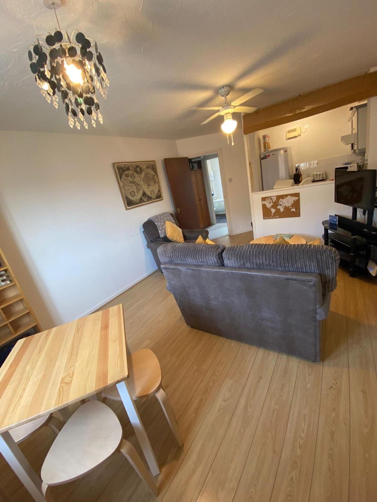 Cardiff Bay Apartment Bagian luar foto
