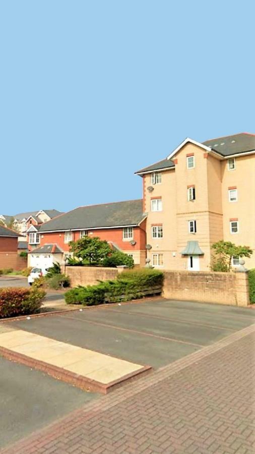 Cardiff Bay Apartment Bagian luar foto