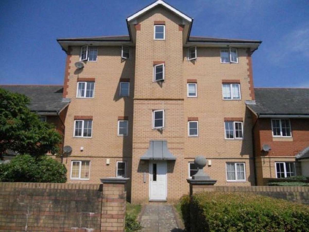 Cardiff Bay Apartment Bagian luar foto
